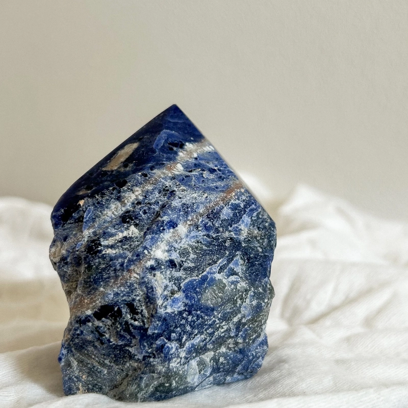 punta grezza in Sodalite